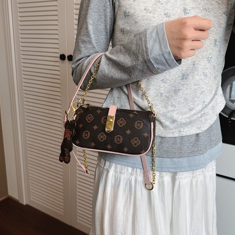 Wholesale Women’s Printed Chain Crossbody Shoulder Bag